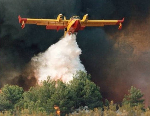  Nación envió dos nuevos aviones hidrantes a Corrientes para contener los incendios 