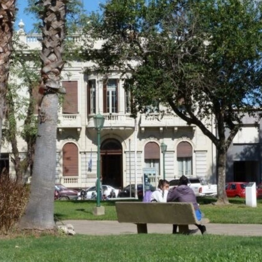 Las facultades de la UNNE dictarán clases en forma presencial