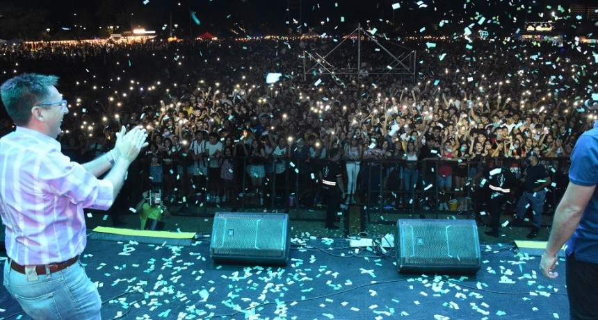 Gustavo Martínez agradeció la participación de la gente en el aniversario de Resistencia