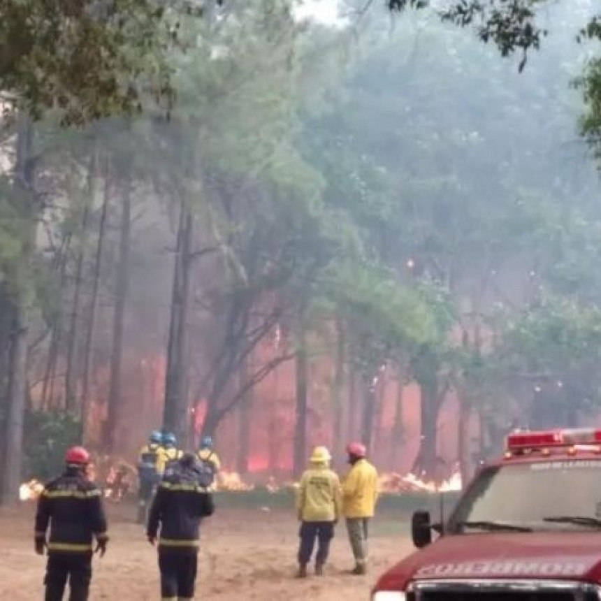 Feroces incendios jaquean a Villa Olivari en Corrientes. Pérdidas millonarias